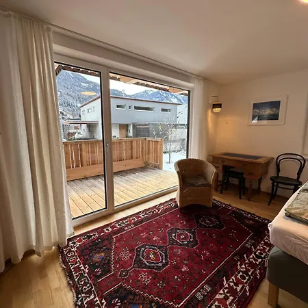 Apartmentt1 *